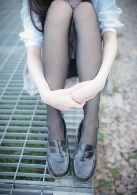 岳故意装睡让我挺进去的视频_日韩在线播放专区