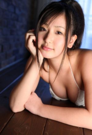 动车女服务员艳遇BD_4K手机在线观看