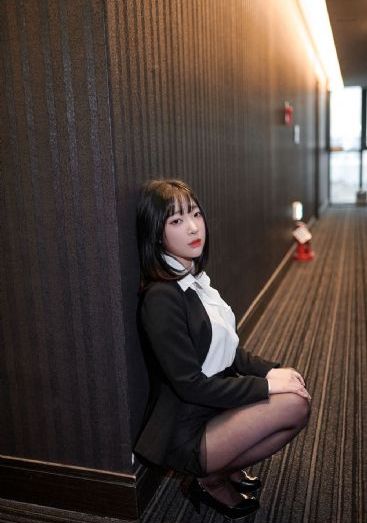 美女裸体免费下载视频app_BD英语在线观看高清