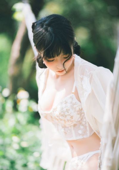 欧美怡红院院_720高清在线